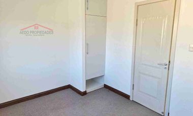 Se Arrienda Amplia y Linda Casa, Aislada de dos pisos, en Villa Amanecer, comuna de Quillota.