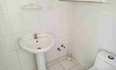 Se Arrienda Amplia y Linda Casa, Aislada de dos pisos, en Villa Amanecer, comuna de Quillota.