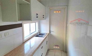 Se Arrienda Amplia y Linda Casa, Aislada de dos pisos, en Villa Amanecer, comuna de Quillota.