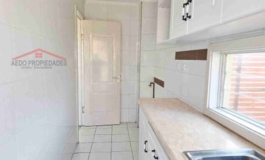 Se Arrienda Amplia y Linda Casa, Aislada de dos pisos, en Villa Amanecer, comuna de Quillota.