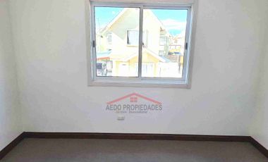 Se Arrienda Amplia y Linda Casa, Aislada de dos pisos, en Villa Amanecer, comuna de Quillota.