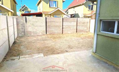 Se Arrienda Amplia y Linda Casa, Aislada de dos pisos, en Villa Amanecer, comuna de Quillota.