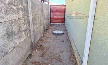 Se Arrienda Amplia y Linda Casa, Aislada de dos pisos, en Villa Amanecer, comuna de Quillota.