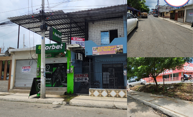 En venta casa y 3 locales comerciales en la Ciudadela la Aurora en Manta