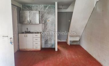 Leon Propiedades vende casa en Curacaví centro.