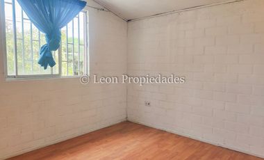 Leon Propiedades vende casa en Curacaví centro.