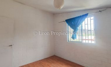 Leon Propiedades vende casa en Curacaví centro.