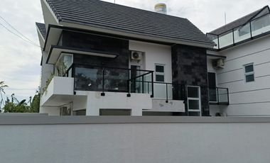 BRAND NEW VILLA READY FULLYFURNISHED BEST LOKASI DI NUSA DUA BALI