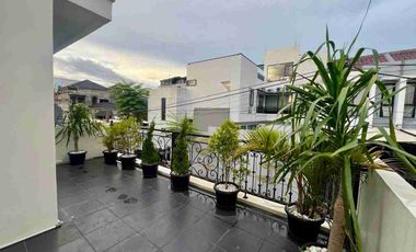 RUMAH 2 LANTAI CILEDUG JOGLO