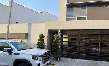 Casa en Renta en Col. Cerradas de Valle Alto