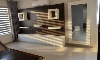 Casa en Renta en Col. Cerradas de Valle Alto