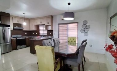 SE RENTA CASA FRACC. AUREA ATRAS DEL PARQUE CENTRAL SEMI AMUEBLADA