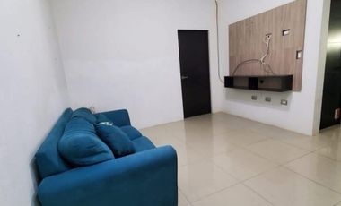 SE RENTA CASA FRACC. AUREA ATRAS DEL PARQUE CENTRAL SEMI AMUEBLADA