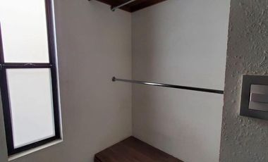 SE RENTA CASA FRACC. AUREA ATRAS DEL PARQUE CENTRAL SEMI AMUEBLADA