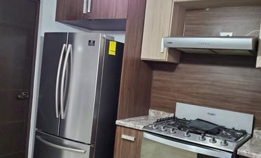 SE RENTA CASA FRACC. AUREA ATRAS DEL PARQUE CENTRAL SEMI AMUEBLADA