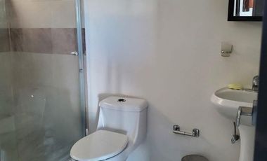 SE RENTA CASA FRACC. AUREA ATRAS DEL PARQUE CENTRAL SEMI AMUEBLADA