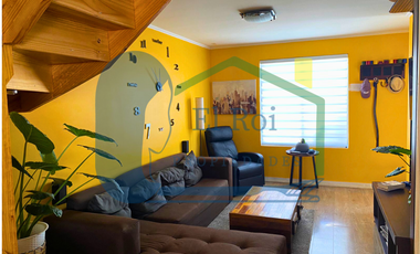 CASA DE DOS PISOS EN CONDOMINIO