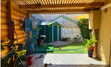 CASA DE DOS PISOS EN CONDOMINIO