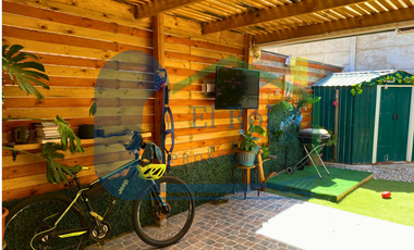 CASA DE DOS PISOS EN CONDOMINIO