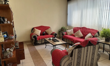 Casa en venta de 5 recamaras en Colonia Zona Escolar Oriente