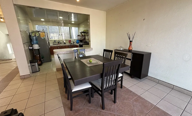 Casa en venta de 5 recamaras en Colonia Zona Escolar Oriente
