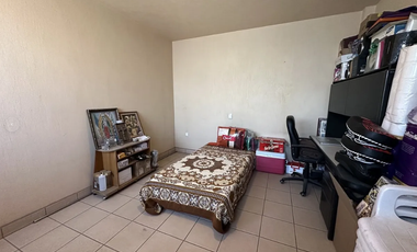 Casa en venta de 5 recamaras en Colonia Zona Escolar Oriente