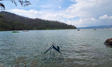 CASA EN RENTA CON ACCESO DIRECTO AL LAGO