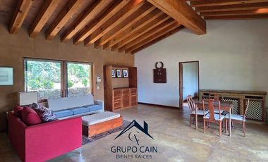 CASA EN RENTA CON ACCESO DIRECTO AL LAGO