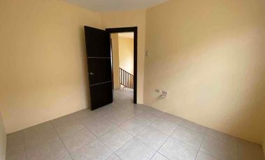 Alquiler de casa en Manta en urbanización privada cerca del Iess