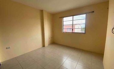 Alquiler de casa en Manta en urbanización privada cerca del Iess