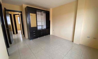Alquiler de casa en Manta en urbanización privada cerca del Iess