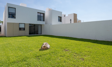 Casa en venta ENTREGA INMEDIATA en privada el norte de Mérida
