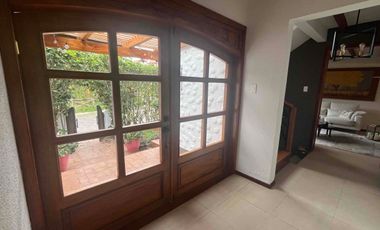 Casa de venta con piscina en Mirasierra