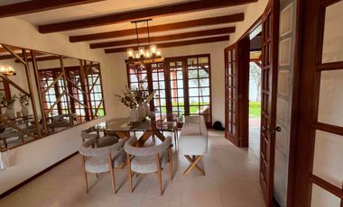 Casa de venta con piscina en Mirasierra