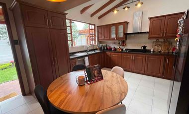 Casa de venta con piscina en Mirasierra