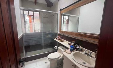 Casa de venta con piscina en Mirasierra