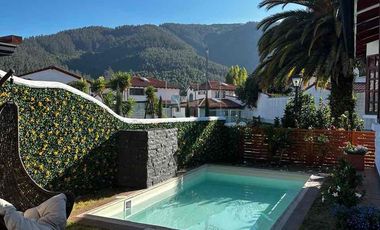 Casa de venta con piscina en Mirasierra