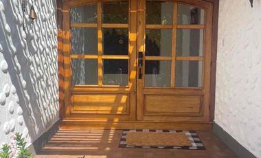 Casa de venta con piscina en Mirasierra