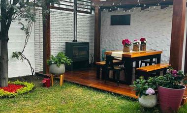 Casa de venta con piscina en Mirasierra