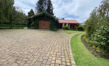 VENTA CASA UNA PLANTA CLUB GOLF LOS CERROS SANGOLQUÍ VALLE DE LOS CHILLOS
