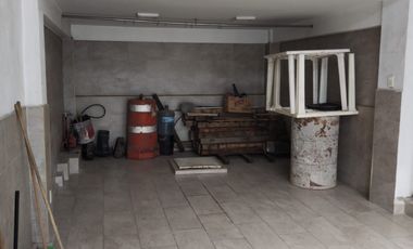 Edificio con locales comerciales en Ecatepec