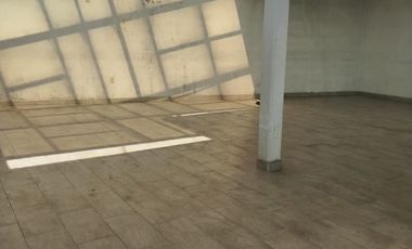 Edificio con locales comerciales en Ecatepec