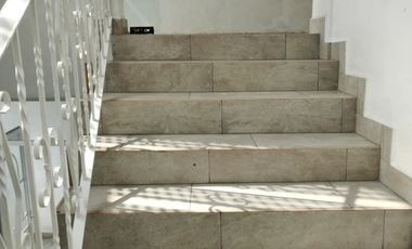 Edificio con locales comerciales en Ecatepec