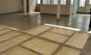 Edificio con locales comerciales en Ecatepec