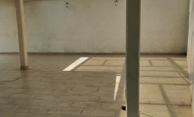 Edificio con locales comerciales en Ecatepec