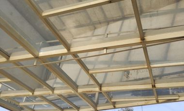 Edificio con locales comerciales en Ecatepec