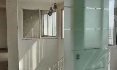 Edificio con locales comerciales en Ecatepec