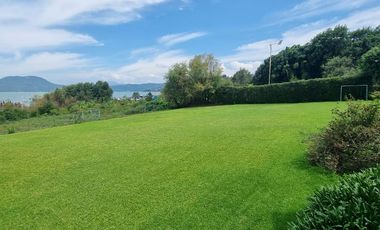 EXCLUSIVA CASA EN VENTA CON ACCESO AL LAGO.