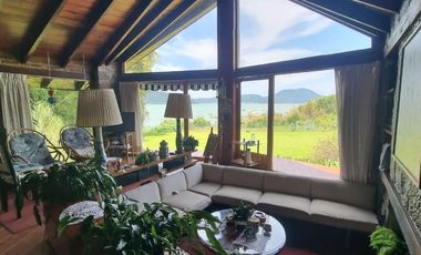 EXCLUSIVA CASA EN VENTA CON ACCESO AL LAGO.