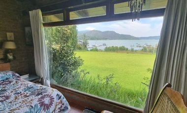 EXCLUSIVA CASA EN VENTA CON ACCESO AL LAGO.